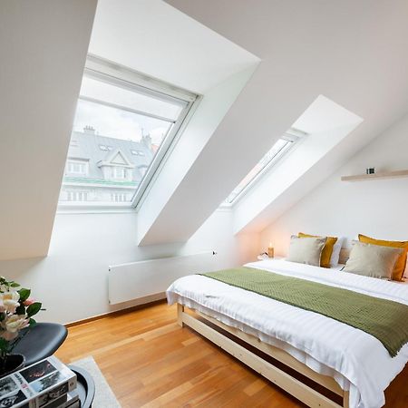 Apartment With Balcony And Parking Near The Prague Museum 外观 照片