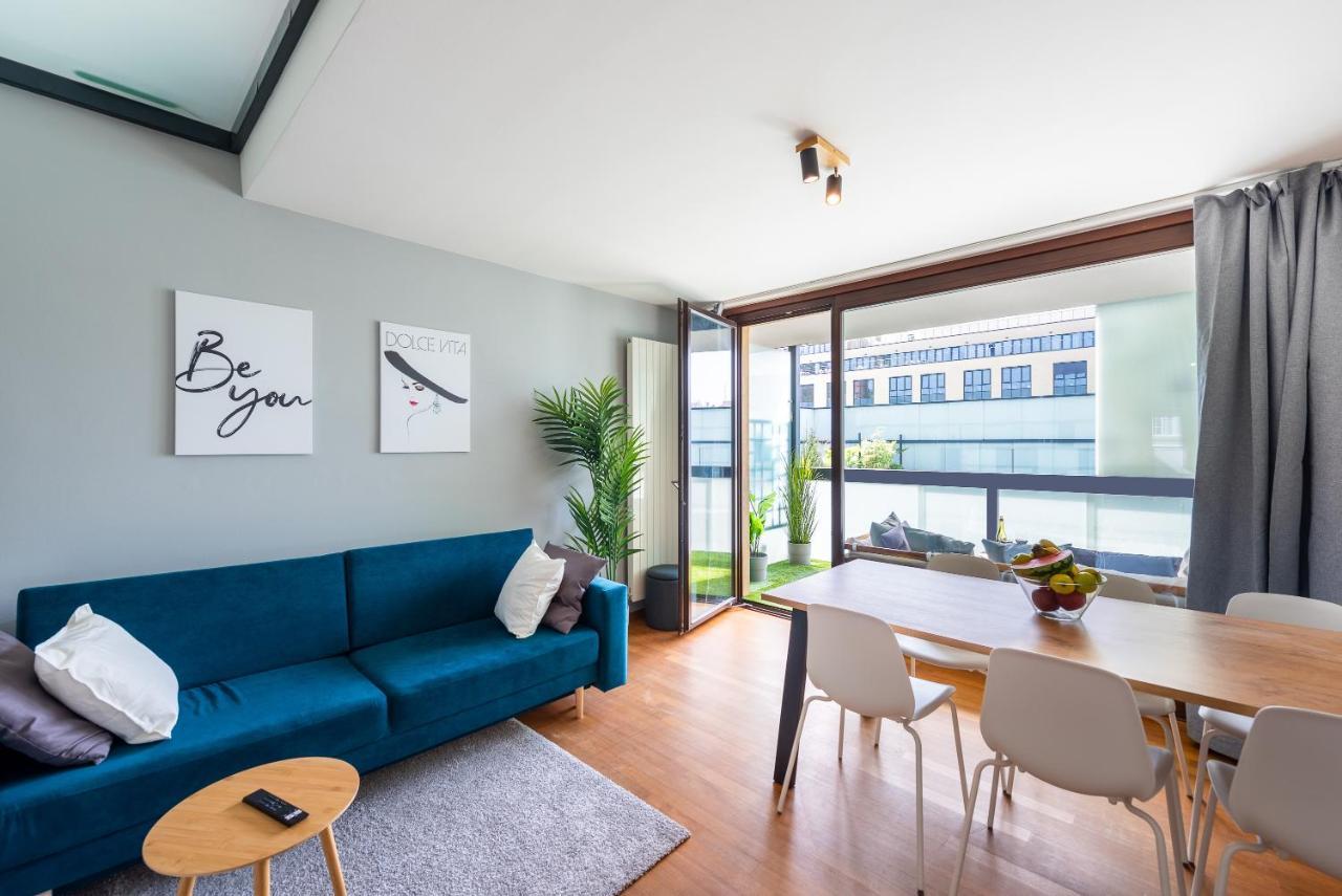 Apartment With Balcony And Parking Near The Prague Museum 外观 照片