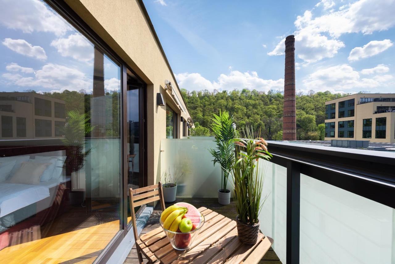 Apartment With Balcony And Parking Near The Prague Museum 外观 照片