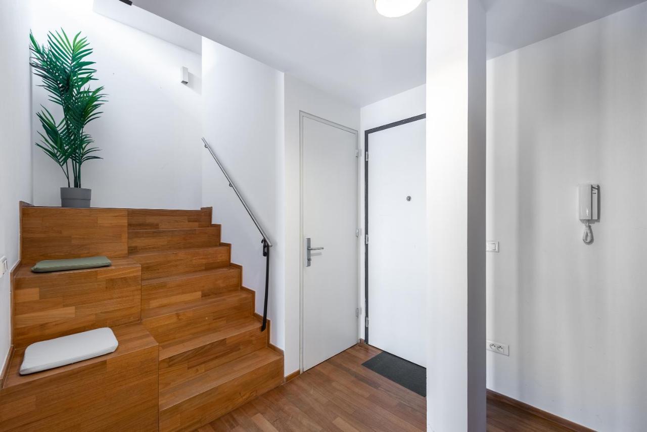 Apartment With Balcony And Parking Near The Prague Museum 外观 照片