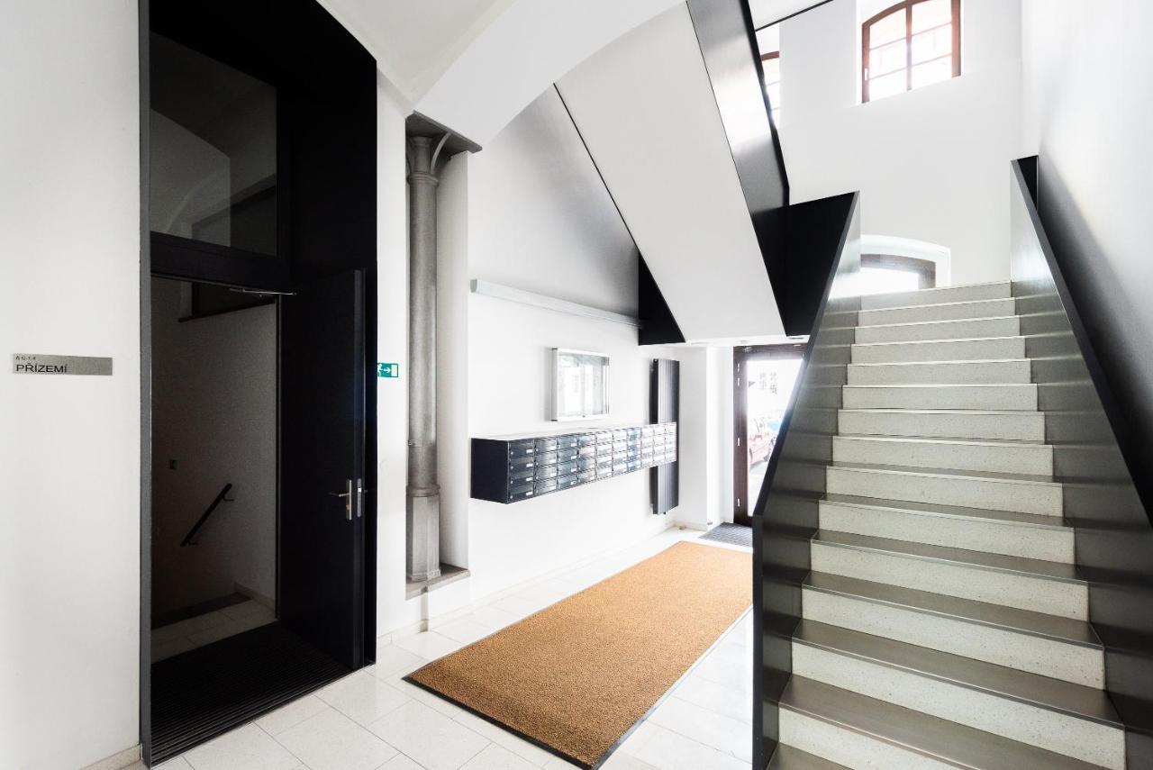 Apartment With Balcony And Parking Near The Prague Museum 外观 照片