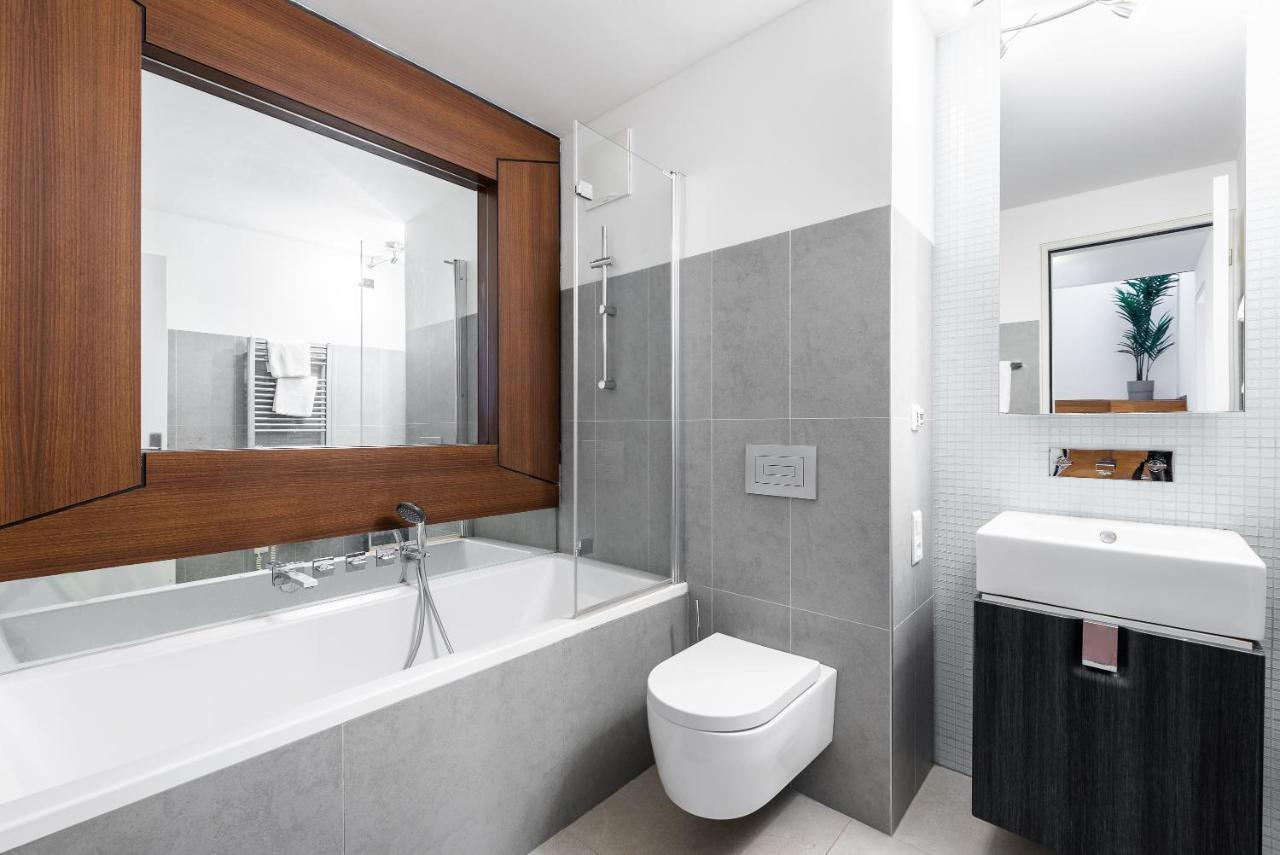 Apartment With Balcony And Parking Near The Prague Museum 外观 照片