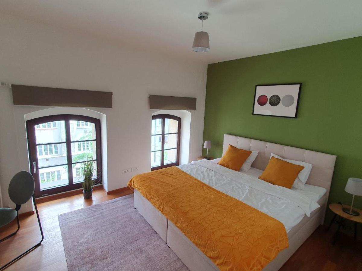 Apartment With Balcony And Parking Near The Prague Museum 外观 照片